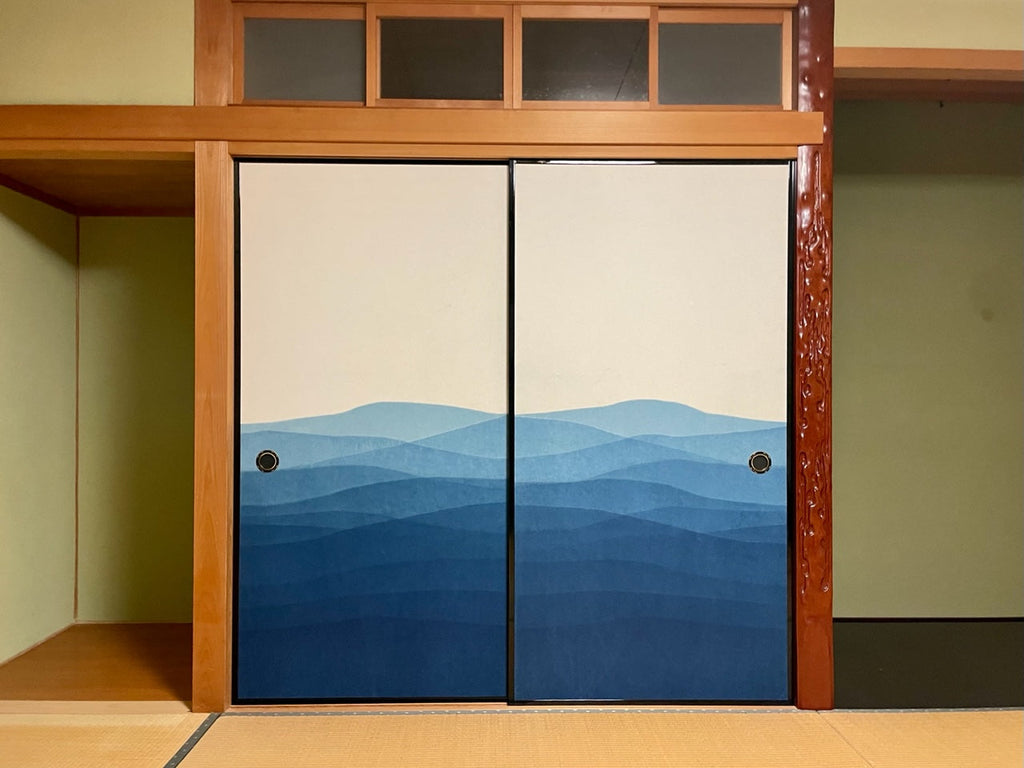藍染め和紙を使った襖紙 | アワガミファクトリー オンライン